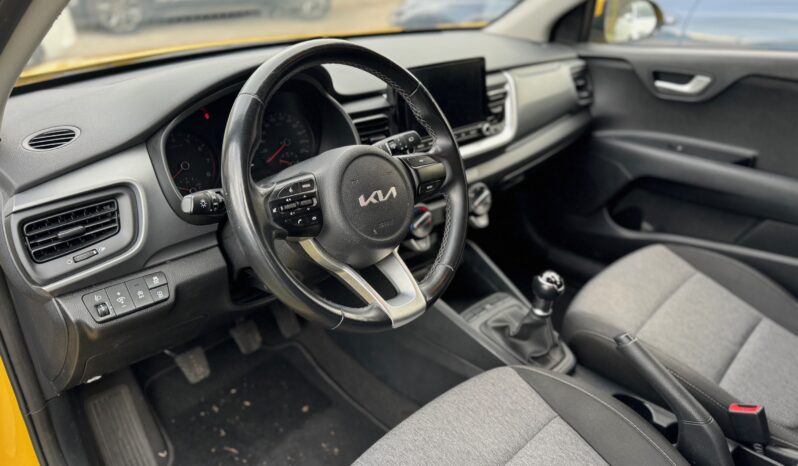 
								KIA STONIC 1.2cc 84cv URBAN full									