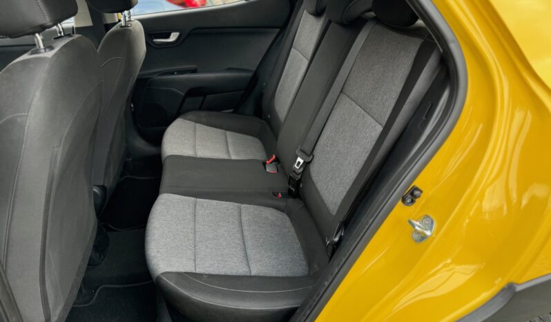 
								KIA STONIC 1.2cc 84cv URBAN full									