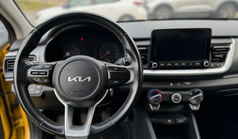 
								KIA STONIC 1.2cc 84cv URBAN full									