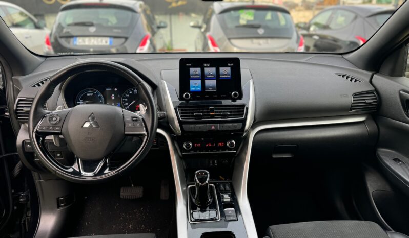 
								MITSUBISHI ECLIPSE CROSS 2.4 PHEV INSTYLE full									