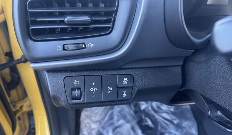 
								KIA Stonic 1.2cc DPI 84cv Urban full									