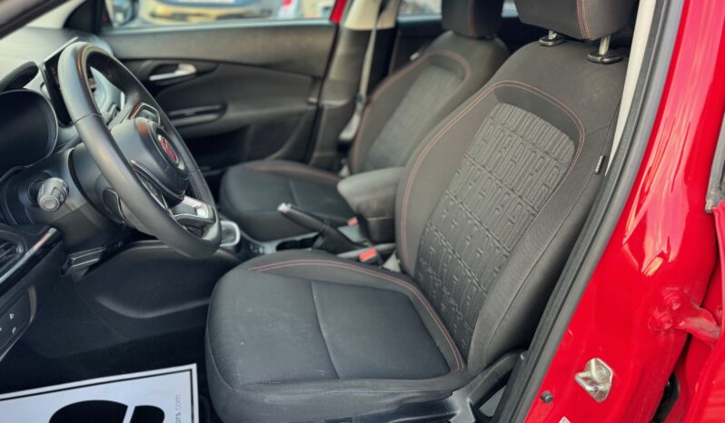 
								FIAT TIPO HATCHBACK 1.5cc Hybrid 130cv DCT RED full									