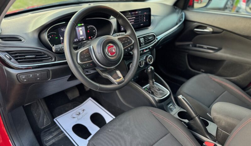 
								FIAT TIPO HATCHBACK 1.5cc Hybrid 130cv DCT RED full									