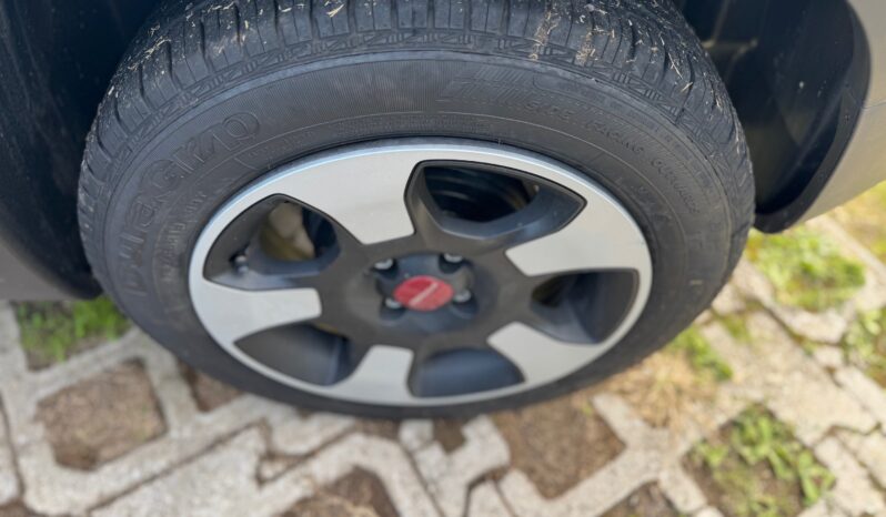 
								FIAT Panda 1.0cc 70cv HYBRID CROSS full									