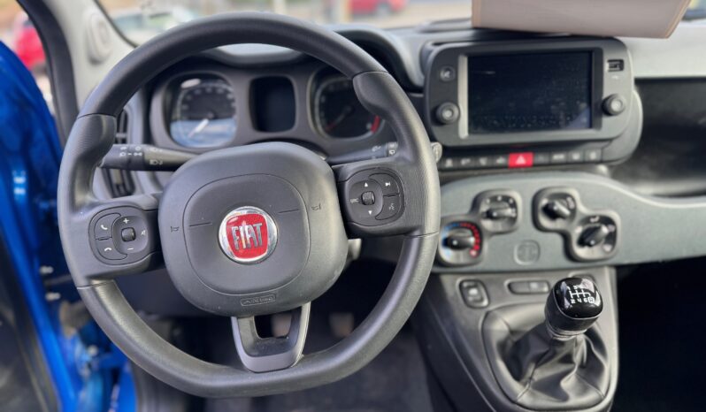 
								FIAT Panda 1.0cc 70cv HYBRID CROSS full									
