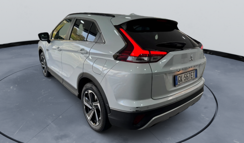 
								MITSUBISHI ECLIPSE CROSS 2.4 PHEV INSTYLE full									