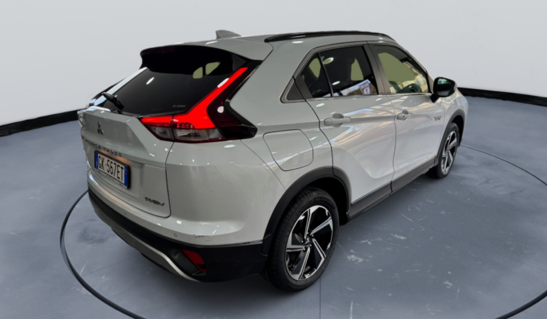 
								MITSUBISHI ECLIPSE CROSS 2.4 PHEV INSTYLE full									