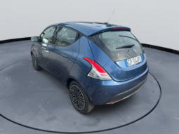 
										Lancia Ypsilon 1.0 70CV Hybrid GOLD full									
