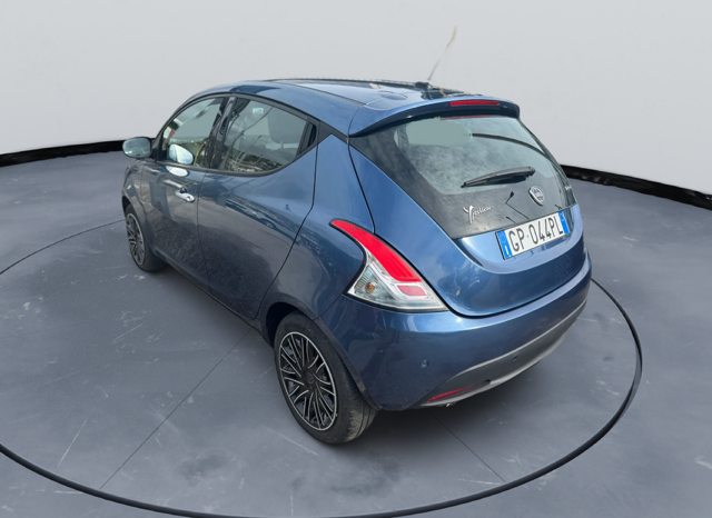 
								Lancia Ypsilon 1.0 70CV Hybrid GOLD full									