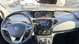 
										Lancia Ypsilon 1.0 70CV Hybrid GOLD full									