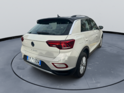 
										Volkswagen T-Roc 1.0cc TSI 110cv Life full									