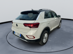 
										Volkswagen T-Roc 1.0cc TSI 110cv Life full									