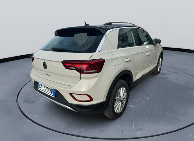 
								Volkswagen T-Roc 1.0cc TSI 110cv Life full									