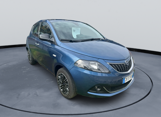 
								Lancia Ypsilon 1.0 70CV Hybrid GOLD full									