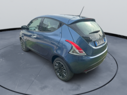 
										Lancia Ypsilon 1.0 70CV Hybrid GOLD full									