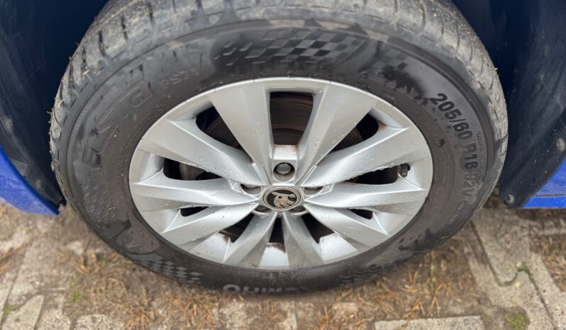 
								SKODA KAMIQ 1.0cc TSI 110cv DSG Ambition full									