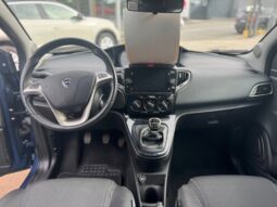 
										Lancia Ypsilon 1.0 70CV Hybrid GOLD full									