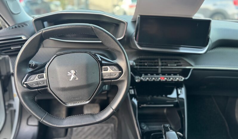 
								PEUGEOT E-2008 Full Elettric 100Kw/136cv Allure full									