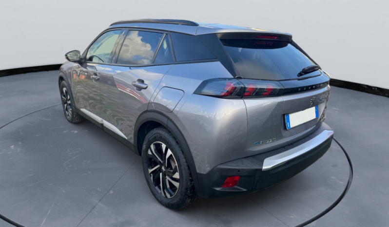 
								PEUGEOT E-2008 Full Elettric 100Kw/136cv Allure full									