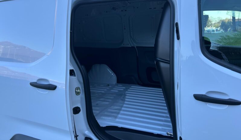 
								FIAT Doblo Serie 3 Van Lh1 1.5 Bluehdi 130cv Mt6 full									