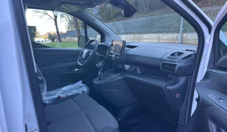 
								FIAT Doblo Serie 3 Van Lh1 1.5 Bluehdi 130cv Mt6 full									