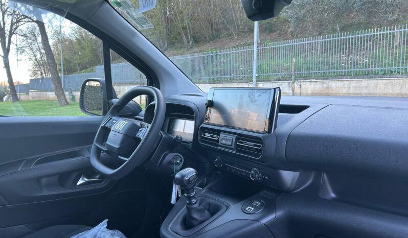 
								FIAT Doblo Serie 3 Van Lh1 1.5 Bluehdi 130cv Mt6 full									
