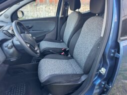 
										Lancia Ypsilon 1.0 70CV Hybrid SILVER PLUS full									