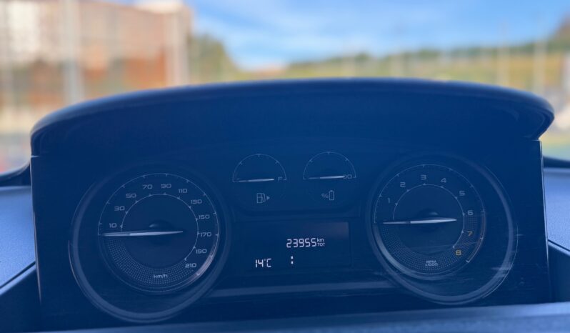 
								Lancia Ypsilon 1.0 70CV Hybrid SILVER PLUS full									