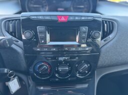 
										Lancia Ypsilon 1.0 70CV Hybrid SILVER PLUS full									
