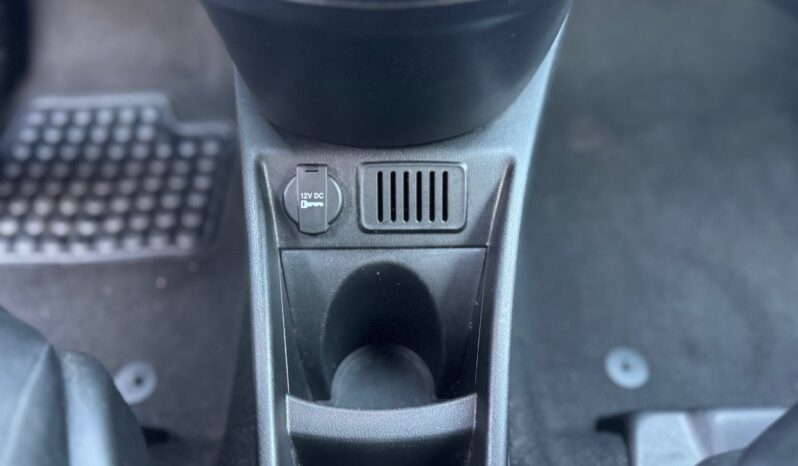 
								Lancia Ypsilon 1.0 70CV Hybrid SILVER PLUS full									