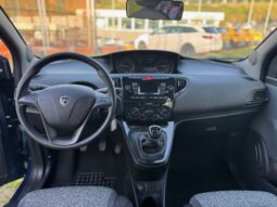 
										Lancia Ypsilon 1.0 70CV Hybrid SILVER PLUS full									