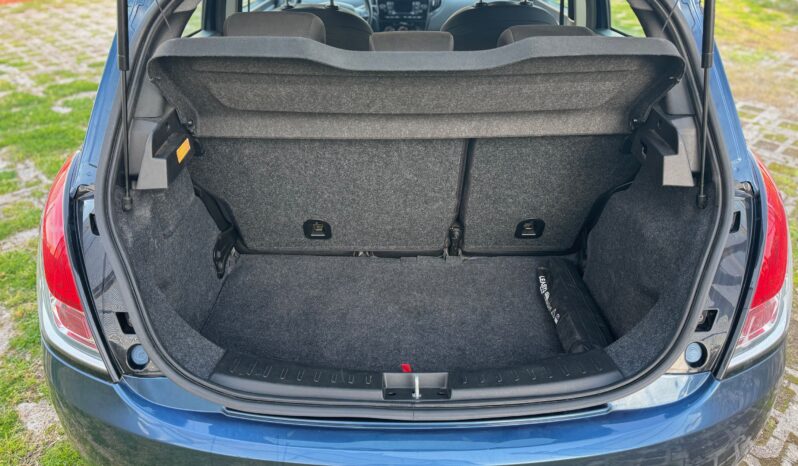 
								Lancia Ypsilon 1.0 70CV Hybrid SILVER PLUS full									