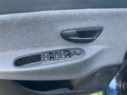 
										Lancia Ypsilon 1.0 70CV Hybrid SILVER PLUS full									