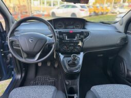 
										Lancia Ypsilon 1.0 70CV Hybrid SILVER PLUS full									