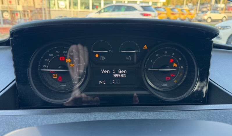 
								Lancia Ypsilon 1.0 70CV Hybrid SILVER PLUS full									