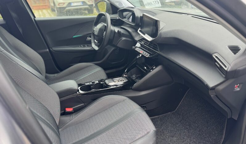 
								PEUGEOT E-2008 Full Elettric 100Kw/136cv Allure Pack full									
