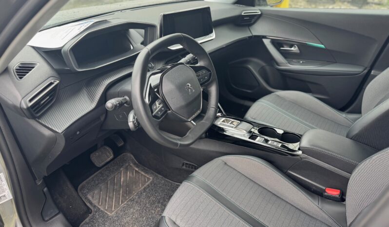 
								PEUGEOT E-2008 Full Elettric 100Kw/136cv Allure Pack full									