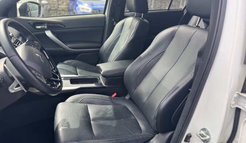 
								MITSUBISHI ECLIPSE CROSS 2.4 PHEV Diamond Black full									