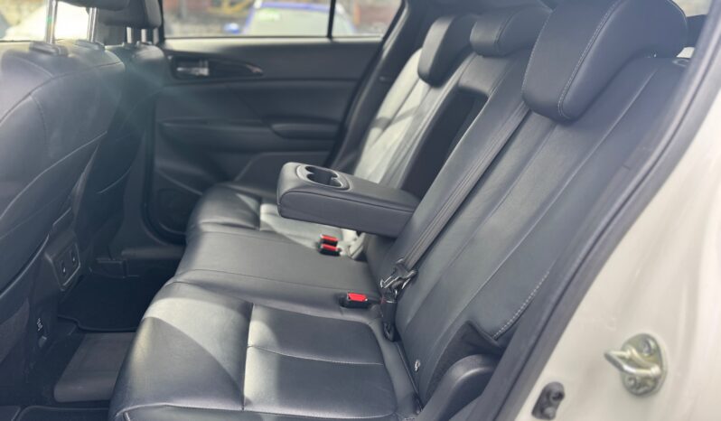 
								MITSUBISHI ECLIPSE CROSS 2.4 PHEV Diamond Black full									