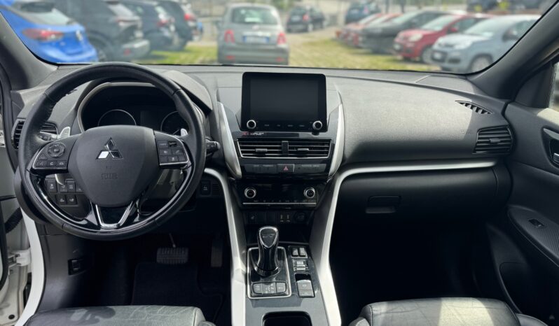 
								MITSUBISHI ECLIPSE CROSS 2.4 PHEV Diamond Black full									