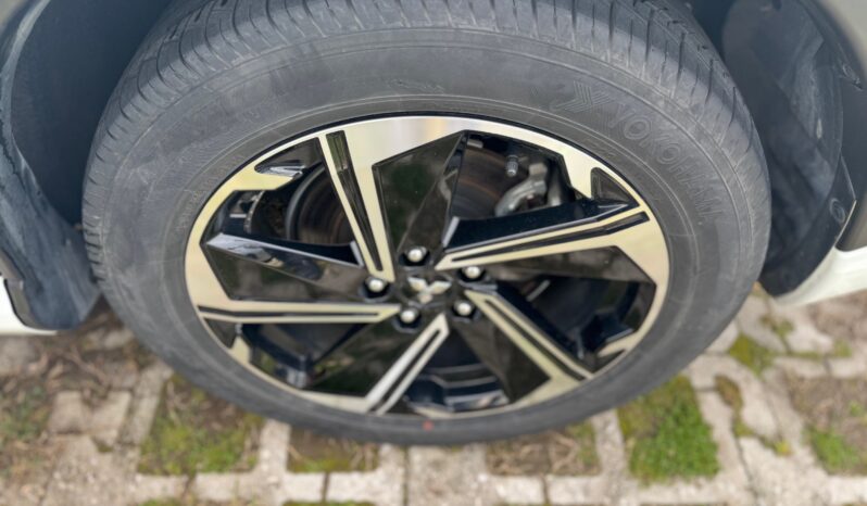 
								MITSUBISHI ECLIPSE CROSS 2.4 PHEV Diamond Black full									