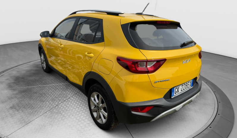 
								KIA STONIC 1.2cc 84cv URBAN full									