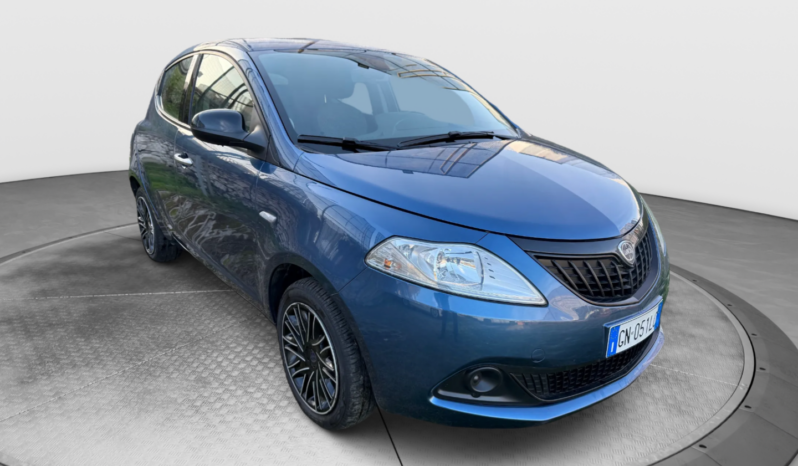 
								Lancia Ypsilon 1.0 70CV Hybrid SILVER PLUS full									