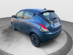 
										Lancia Ypsilon 1.0 70CV Hybrid SILVER PLUS full									