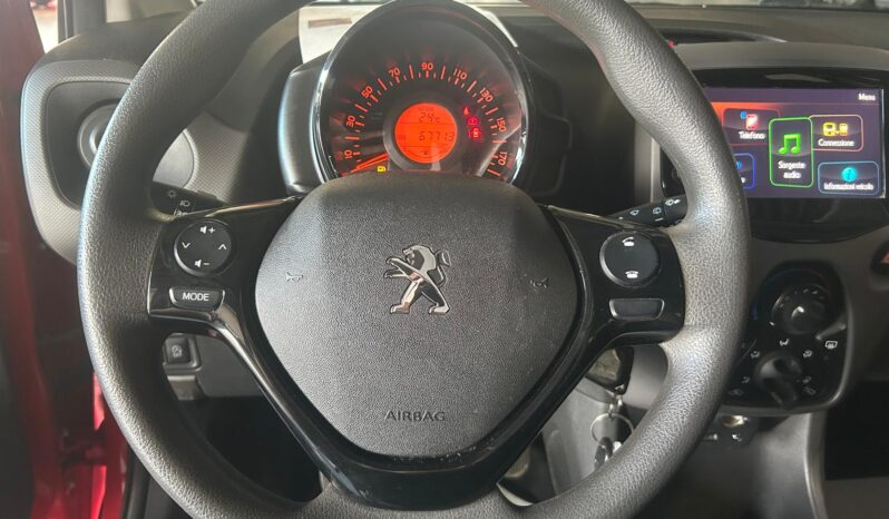 
								PEUGEOT 108 5p 1.0cc VTI s&s 73cv Active full									