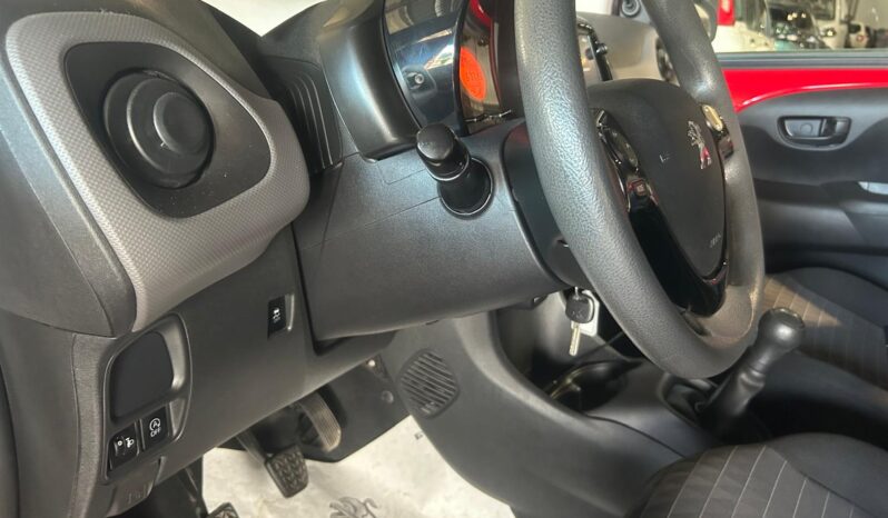 
								PEUGEOT 108 5p 1.0cc VTI s&s 73cv Active full									