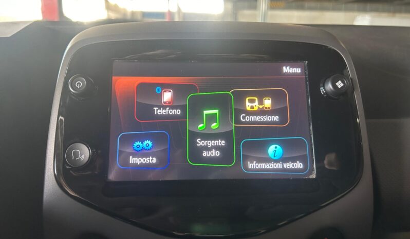 
								PEUGEOT 108 5p 1.0cc VTI s&s 73cv Active full									