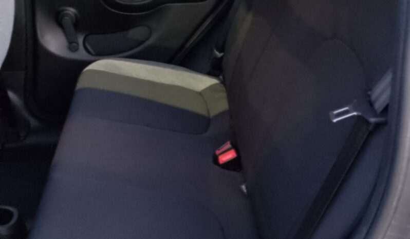 
								FIAT Panda 1.0cc 70cv HYBRID CITY CROSS full									
