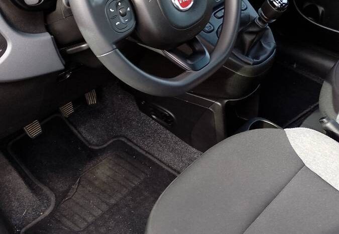 
								FIAT PANDA My22 1.0cc 70cv Hybrid full									