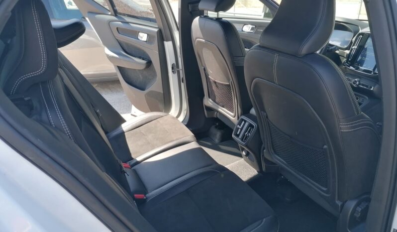 
								VOLVO XC40 2.0 D4 191cv AWD Geartronic R-Design full									